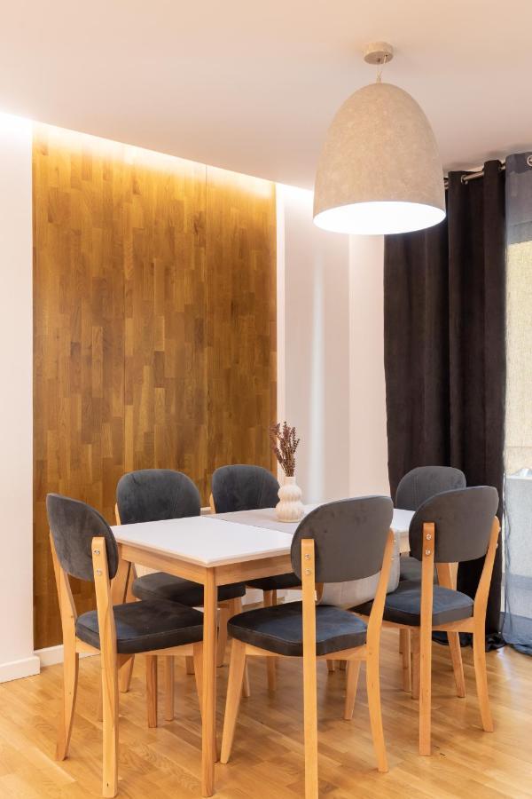 Exclusive 2 Bedrooms Apartment Tirana Exterior photo